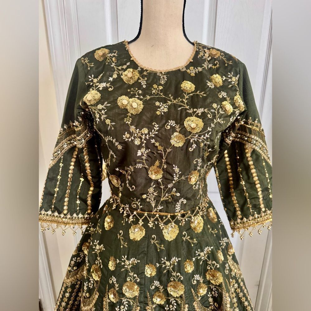MOHSIN NAVEED RANJHA COUTURE PAKISTANI AUTHENTIC DESIGNER WEDDING FORMAL DRESS - Picture 13 of 14